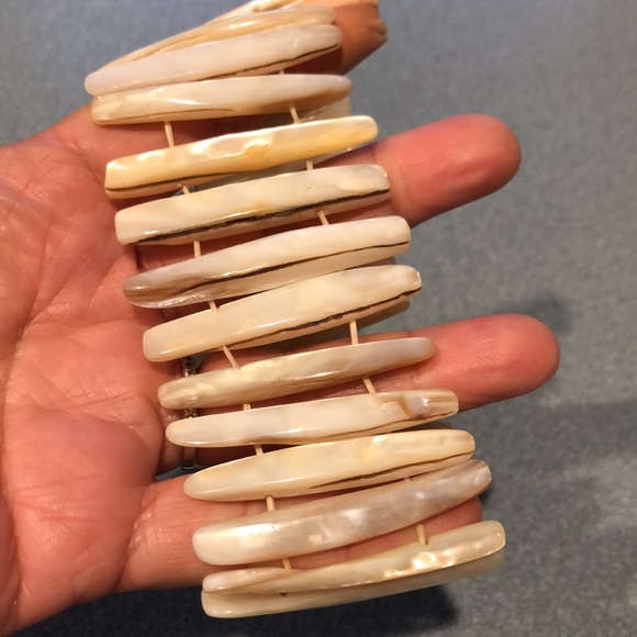 Shell Bracelet - Picture 5 of 6